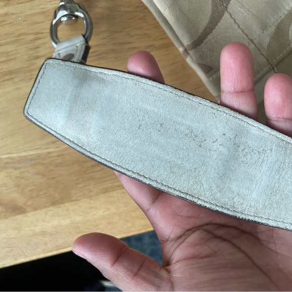 Carly Bag In Optic Signature Sv/White Khaki/Natural - Picture 16 of 16